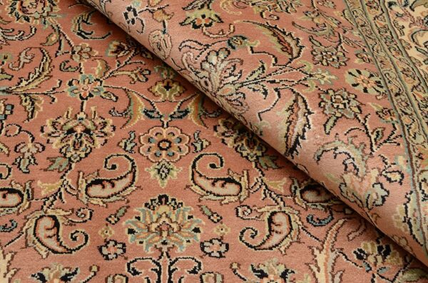 Kashmir Oriental Rug 190 × 281 cm, Silk, hand-knotted — view 4