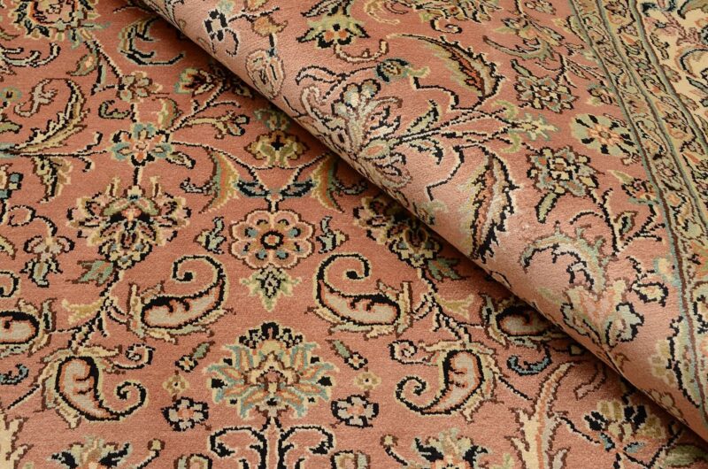 Kashmir Oriental Rug 190 × 281 cm, Silk, hand-knotted — view 4