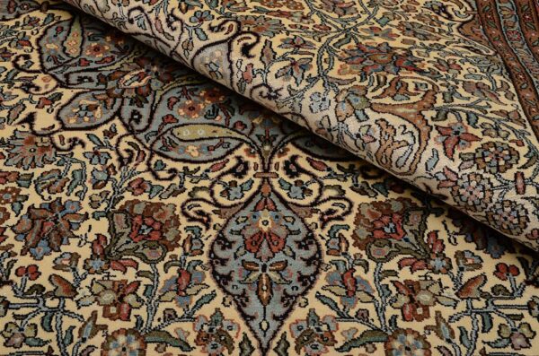 Kashmir Oriental Rug 190 × 283 cm, Silk, hand-knotted — view 4