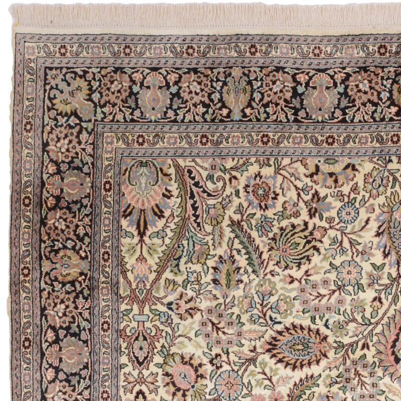 Kashmir Oriental Rug 192 × 271 cm, Silk, hand-knotted, pastel — view 6 Kashmir Oriental Rug 192 × 271 cm, Silk, hand-knotted, pastel — view 6