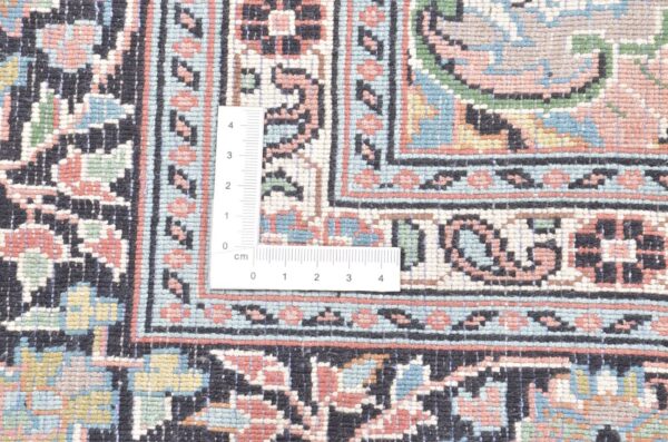 Kashmir Oriental Rug 192 × 271 cm, Silk, hand-knotted, pastel — view 3 Kashmir Oriental Rug 192 × 271 cm, Silk, hand-knotted, pastel — view 3