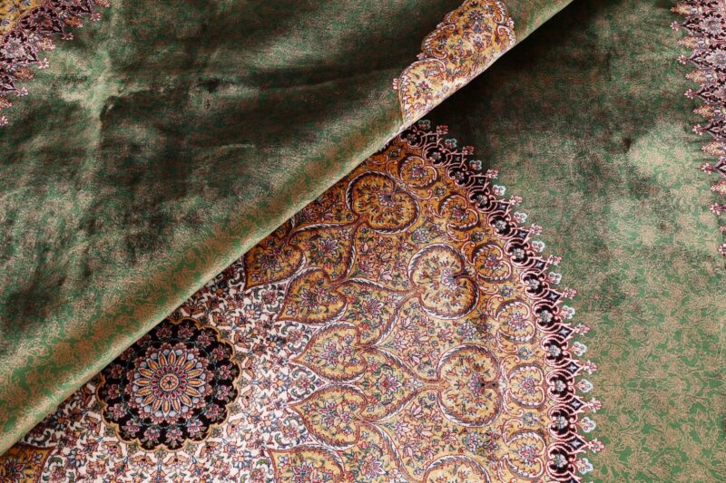 Kashmir Oriental Rug 200 × 300 cm, Silk, hand-knotted, refined — view 8 Kashmir Oriental Rug 200 × 300 cm, Silk, hand-knotted, refined — view 8