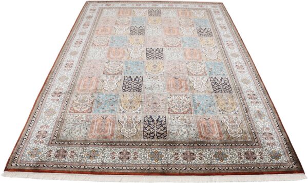 Kashmir Oriental Rug 203 × 296 cm, Silk, hand-knotted — view 2 Kashmir Oriental Rug 203 × 296 cm, Silk, hand-knotted — view 2