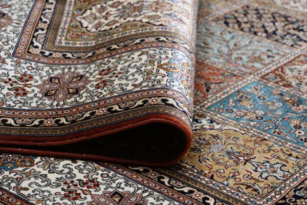 Kashmir Oriental Rug 203 × 296 cm, Silk, hand-knotted — view 10 Kashmir Oriental Rug 203 × 296 cm, Silk, hand-knotted — view 10