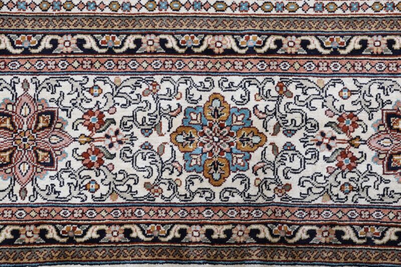 Kashmir Oriental Rug 204 × 296 cm, Silk, hand-knotted, Persian — view 8
