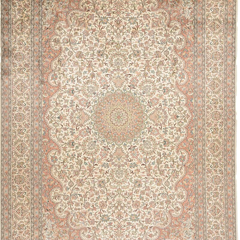 Kashmir Oriental Rug 212 × 307 cm, Silk, hand-knotted — view 6 Kashmir Oriental Rug 212 × 307 cm, Silk, hand-knotted — view 6