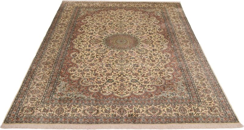Kashmir Oriental Rug 212 × 307 cm, Silk, hand-knotted — view 2 Kashmir Oriental Rug 212 × 307 cm, Silk, hand-knotted — view 2
