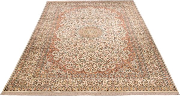 Kashmir Oriental Rug 212 × 307 cm, Silk, hand-knotted — view 3 Kashmir Oriental Rug 212 × 307 cm, Silk, hand-knotted — view 3