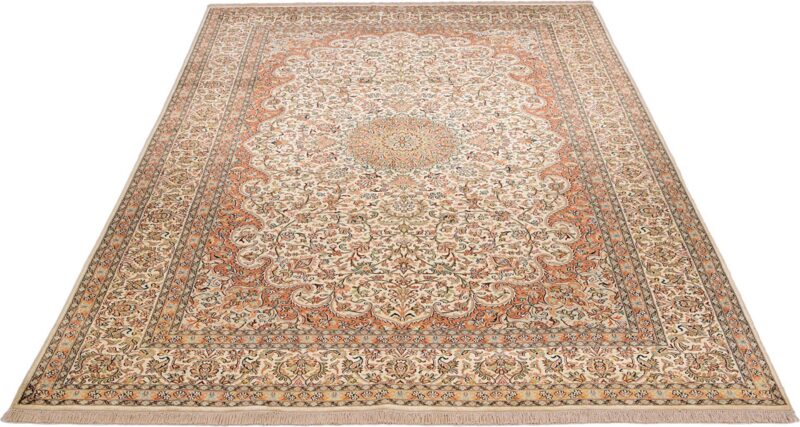 Kashmir Oriental Rug 212 × 307 cm, Silk, hand-knotted — view 3 Kashmir Oriental Rug 212 × 307 cm, Silk, hand-knotted — view 3