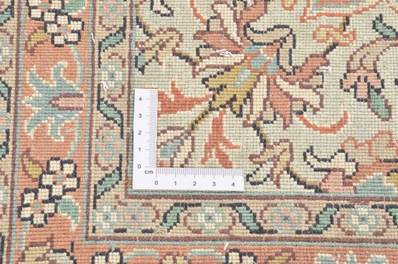 Kashmir Oriental Rug 212 × 307 cm, Silk, hand-knotted — view 4 Kashmir Oriental Rug 212 × 307 cm, Silk, hand-knotted — view 4