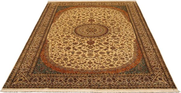 Kashmir Oriental Rug 212 × 319 cm, Silk, hand-knotted — view 2 Kashmir Oriental Rug 212 × 319 cm, Silk, hand-knotted — view 2