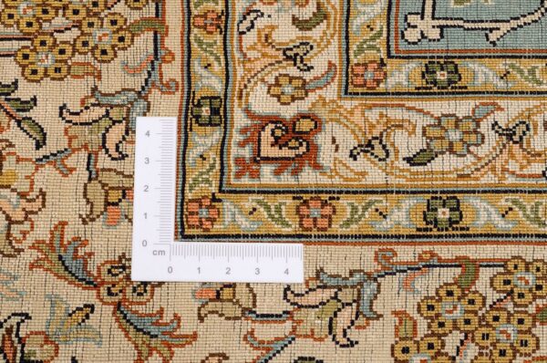 Kashmir Oriental Rug 212 × 319 cm, Silk, hand-knotted — view 3 Kashmir Oriental Rug 212 × 319 cm, Silk, hand-knotted — view 3