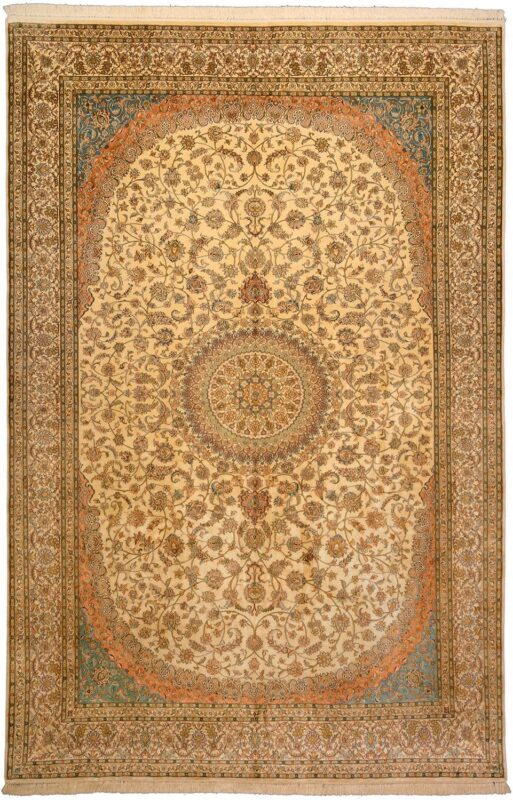 Kashmir Oriental Rug 212 × 319 cm, Silk, hand-knotted Kashmir Oriental Rug 212 × 319 cm, Silk, hand-knotted