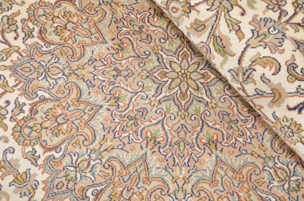 Kashmir Oriental Rug 213 × 310 cm, Silk, White/Beige, hand-knotted — view 4