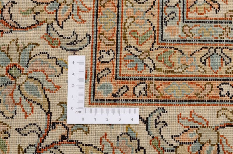 Kashmir Oriental Rug 213 × 310 cm, Silk, White/Beige, hand-knotted — view 3