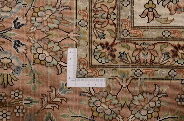 Kashmir Oriental Rug 215 × 309 cm, Silk, hand-knotted — view 3