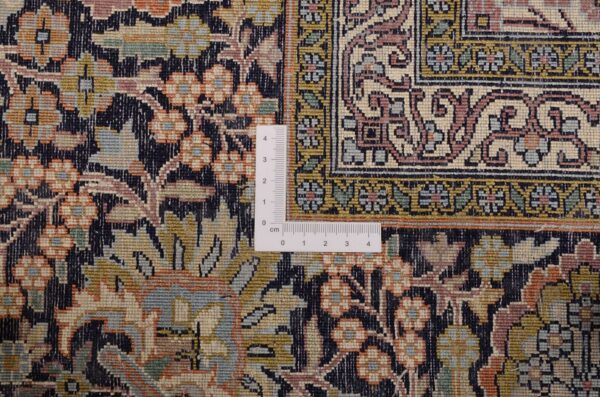 Kashmir Oriental Rug 216 × 299 cm, Silk, hand-knotted — view 3