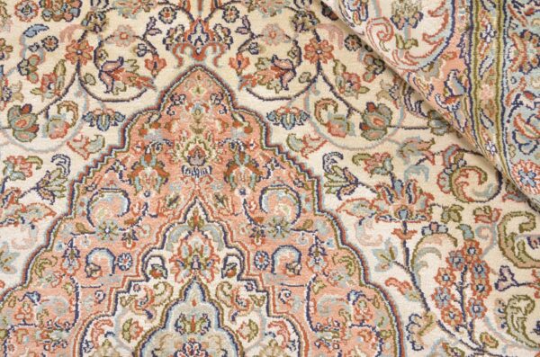 Kashmir Oriental Rug 216 × 311 cm, Silk, hand-knotted — view 4