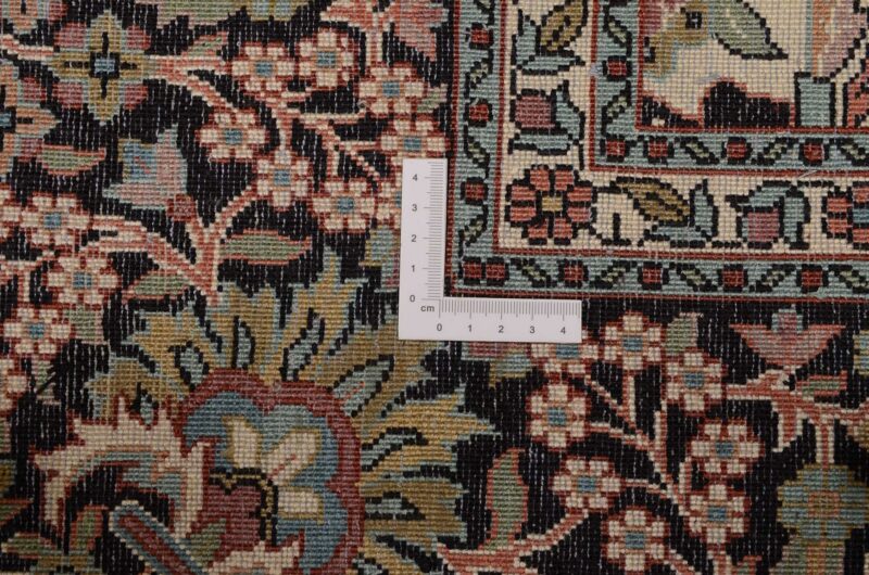Kashmir Oriental Rug 219 × 304 cm, Silk, hand-knotted — view 3