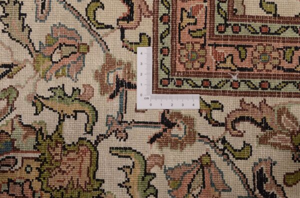 Kashmir Oriental Rug 219 × 317 cm, Silk, hand-knotted — view 3