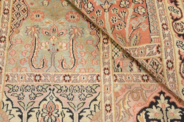 Kashmir Oriental Rug 222 × 307 cm, Silk, hand-knotted — view 5 Kashmir Oriental Rug 222 × 307 cm, Silk, hand-knotted — view 5