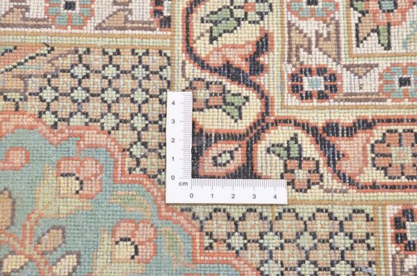 Kashmir Oriental Rug 222 × 307 cm, Silk, hand-knotted — view 4 Kashmir Oriental Rug 222 × 307 cm, Silk, hand-knotted — view 4