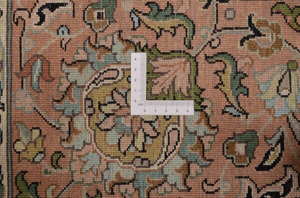 Kashmir Oriental Rug 240 × 340 cm, Silk, hand-knotted — view 3