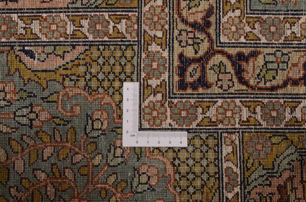 Kashmir Oriental Rug 242 × 334 cm, Silk, hand-knotted — view 3