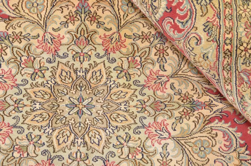 Kashmir Oriental Rug 244 × 304 cm, Silk, hand-knotted — view 4
