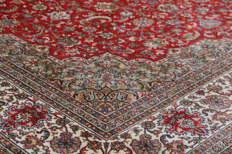 Kashmir Oriental Rug 244 × 335 cm, Silk, hand-knotted, pastel — view 5