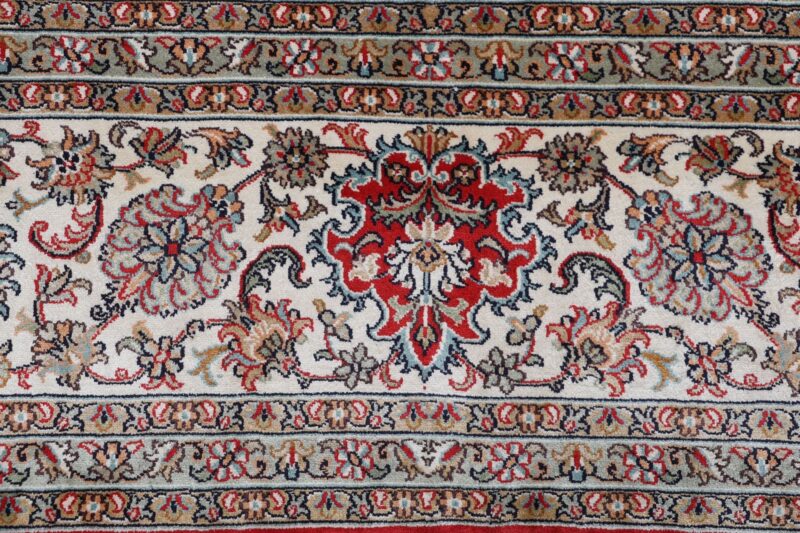 Kashmir Oriental Rug 244 × 335 cm, Silk, hand-knotted, pastel — view 8