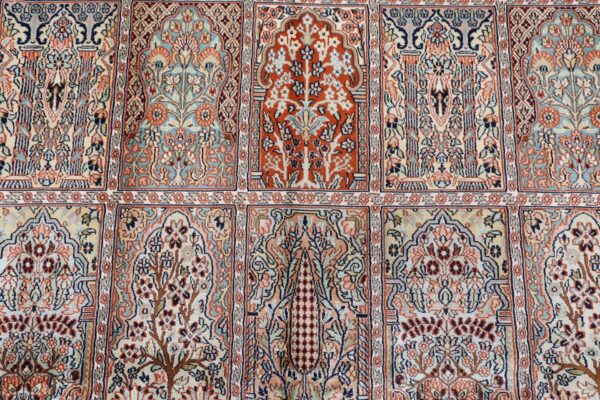 Kashmir Oriental Rug 244 × 342 cm, Silk, hand-knotted — view 9