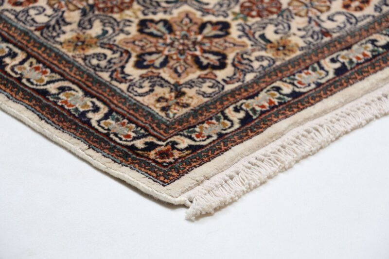 Kashmir Oriental Rug 245 × 245 cm, Silk, hand-knotted — view 6 Kashmir Oriental Rug 245 × 245 cm, Silk, hand-knotted — view 6