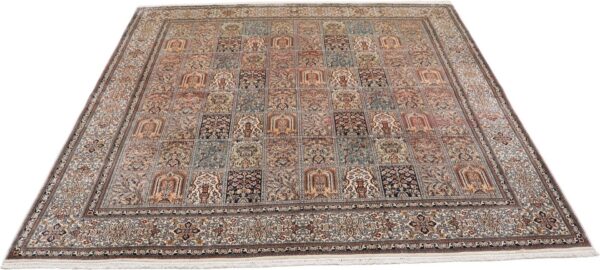 Kashmir Oriental Rug 245 × 245 cm, Silk, hand-knotted — view 7 Kashmir Oriental Rug 245 × 245 cm, Silk, hand-knotted — view 7