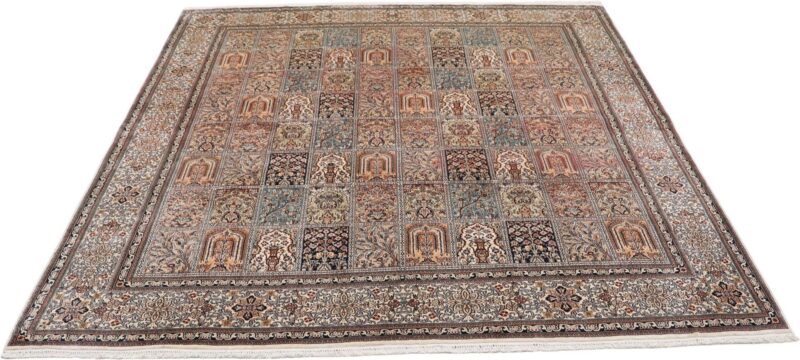 Kashmir Oriental Rug 245 × 245 cm, Silk, hand-knotted — view 7 Kashmir Oriental Rug 245 × 245 cm, Silk, hand-knotted — view 7