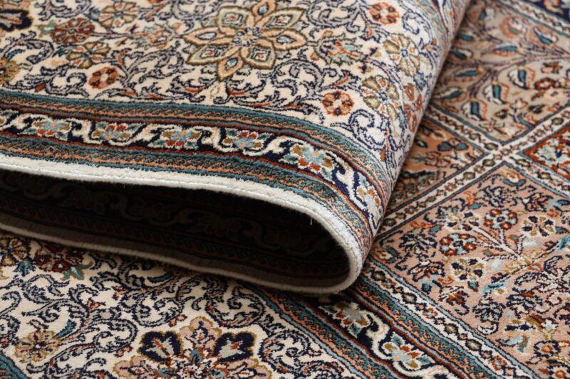 Kashmir Oriental Rug 245 × 245 cm, Silk, hand-knotted — view 10 Kashmir Oriental Rug 245 × 245 cm, Silk, hand-knotted — view 10