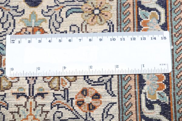 Kashmir Oriental Rug 245 × 245 cm, Silk, hand-knotted — view 11 Kashmir Oriental Rug 245 × 245 cm, Silk, hand-knotted — view 11