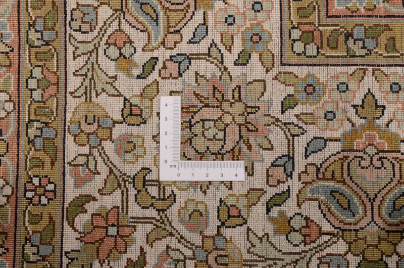 Kashmir Oriental Rug 245 × 307 cm, Silk, hand-knotted — view 3
