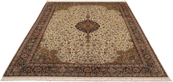 Kashmir Oriental Rug 245 × 335 cm, Silk, hand-knotted, Persian — view 2 Kashmir Oriental Rug 245 × 335 cm, Silk, hand-knotted, Persian — view 2