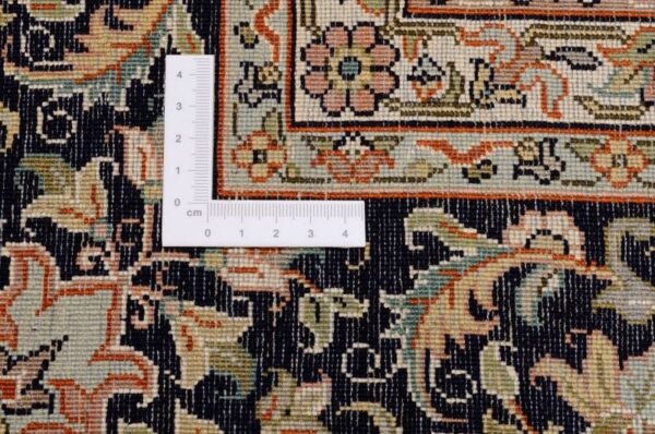 Kashmir Oriental Rug 245 × 335 cm, Silk, hand-knotted, Persian — view 3 Kashmir Oriental Rug 245 × 335 cm, Silk, hand-knotted, Persian — view 3