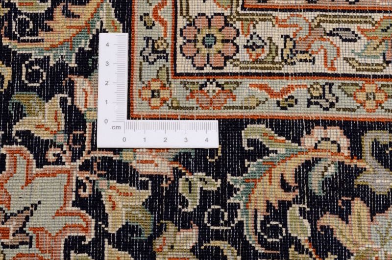 Kashmir Oriental Rug 245 × 335 cm, Silk, hand-knotted, Persian — view 3 Kashmir Oriental Rug 245 × 335 cm, Silk, hand-knotted, Persian — view 3