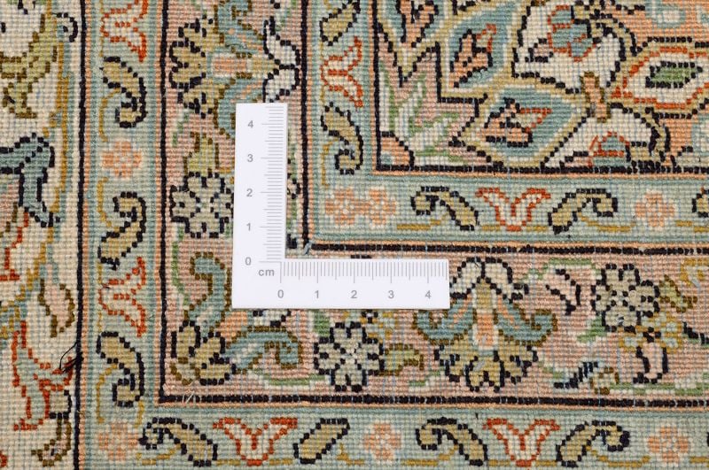 Kashmir Oriental Rug 246 × 307 cm, Silk, hand-knotted — view 3