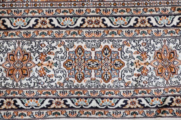 Kashmir Oriental Rug 247 × 349 cm, Silk, hand-knotted, Persian — view 8