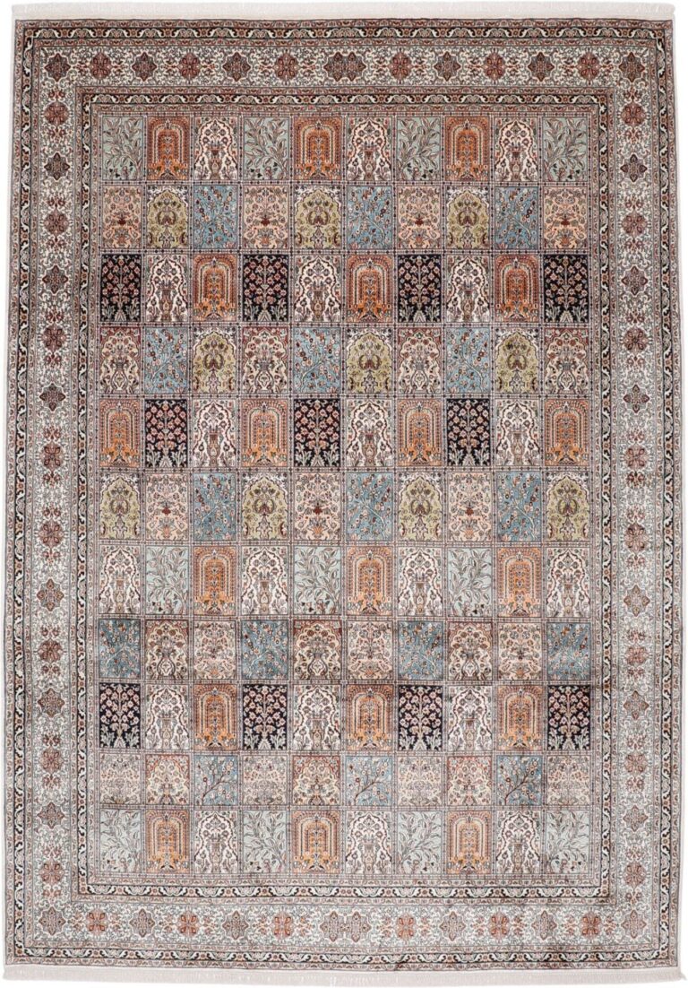 Kashmir Oriental Rug 247 × 349 cm, Silk, hand-knotted, Persian