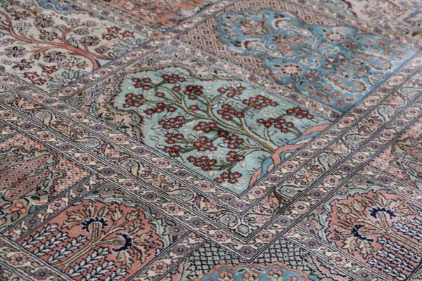Kashmir Oriental Rug 248 × 300 cm, Silk, hand-knotted — view 7 Kashmir Oriental Rug 248 × 300 cm, Silk, hand-knotted — view 7