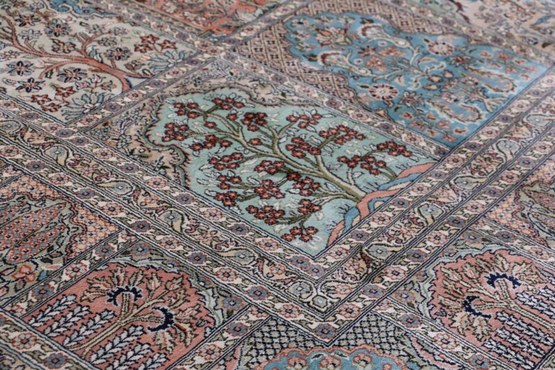 Kashmir Oriental Rug 248 × 300 cm, Silk, hand-knotted — view 7 Kashmir Oriental Rug 248 × 300 cm, Silk, hand-knotted — view 7
