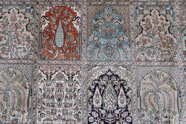 Kashmir Oriental Rug 248 × 300 cm, Silk, hand-knotted — view 9 Kashmir Oriental Rug 248 × 300 cm, Silk, hand-knotted — view 9