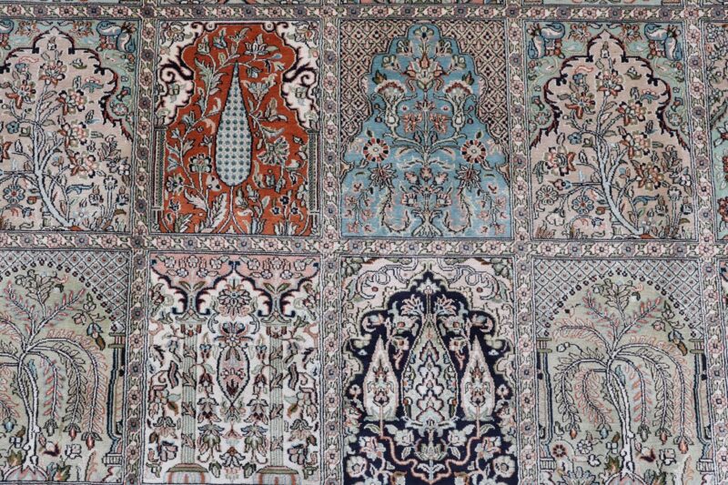 Kashmir Oriental Rug 248 × 300 cm, Silk, hand-knotted — view 9 Kashmir Oriental Rug 248 × 300 cm, Silk, hand-knotted — view 9