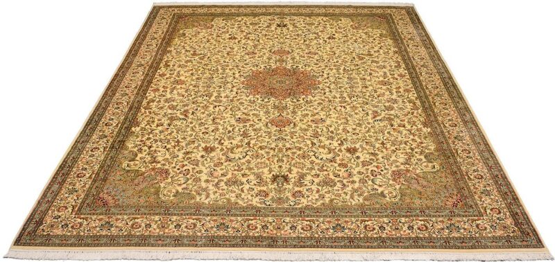 Kashmir Oriental Rug 248 × 350 cm, Silk, hand-knotted, pastel — view 2 Kashmir Oriental Rug 248 × 350 cm, Silk, hand-knotted, pastel — view 2