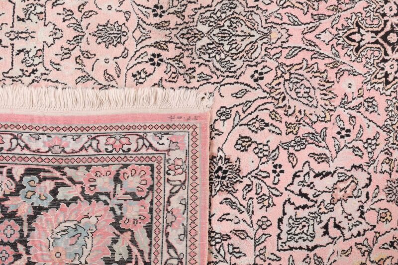 Kashmir Oriental Rug 252 × 338 cm, Silk, hand-knotted — view 7 Kashmir Oriental Rug 252 × 338 cm, Silk, hand-knotted — view 7